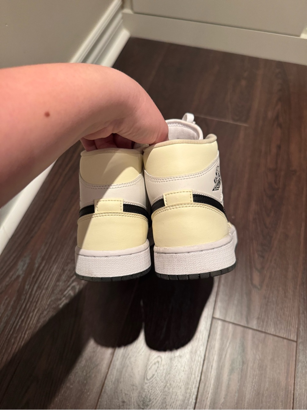Nike Air Jordan 1 Mid Sneakers - Picture 2 of 6